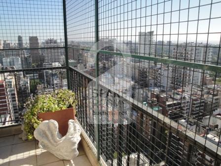 La vista desde el departamento en el piso 26 en Belgrano