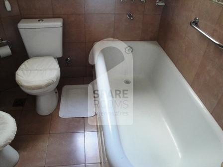 El baño en el departamento en Congreso