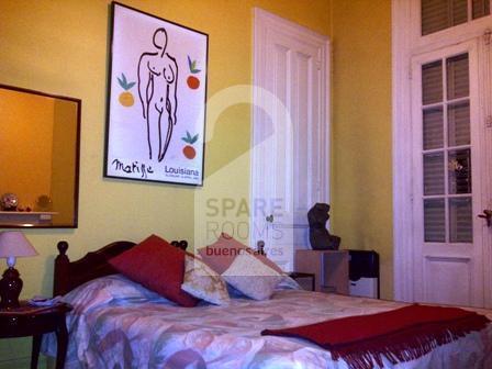 The room with double bed at the apartment in San Telmo