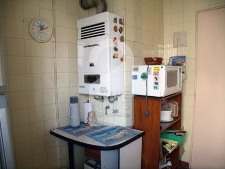 The kitchen at the apartment in Almagro