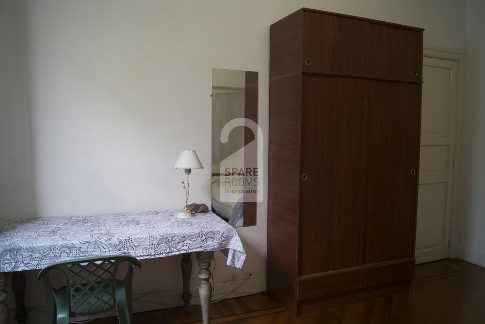 El dormitorio en el departamento de Balvanera