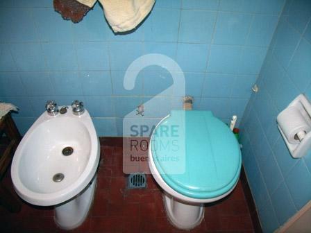 The bathroom at the apartment in Almagro