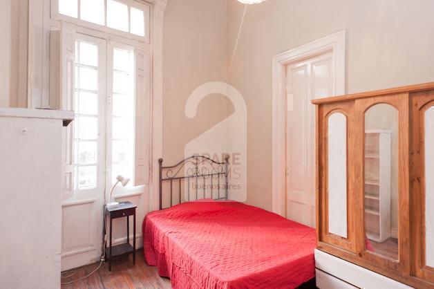 The room with double bed to rent in Recoleta.