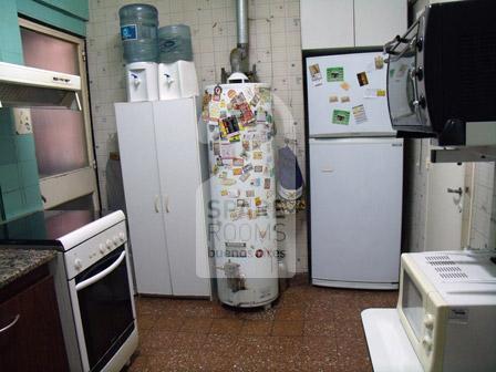 The kitchen at the apartment in Villa Crespo